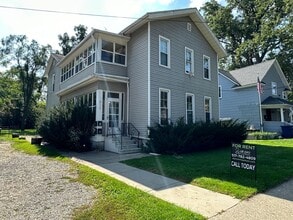 Building Photo - 315 W Trail St