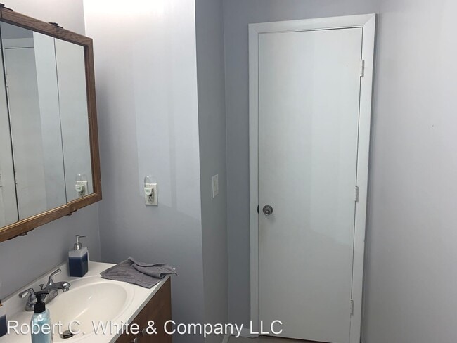Building Photo - 3 br, 1 bath House - 32 Celentano Drive