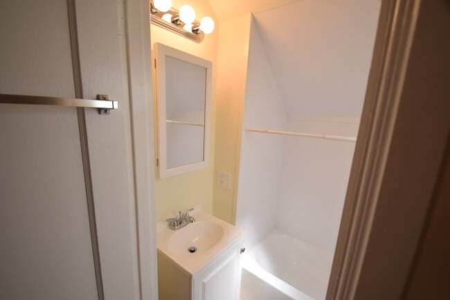 Foto del edificio - 815 Rosedale Ave