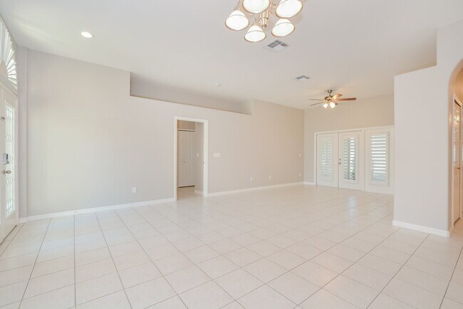 Foto del edificio - 205 Woodson Ct