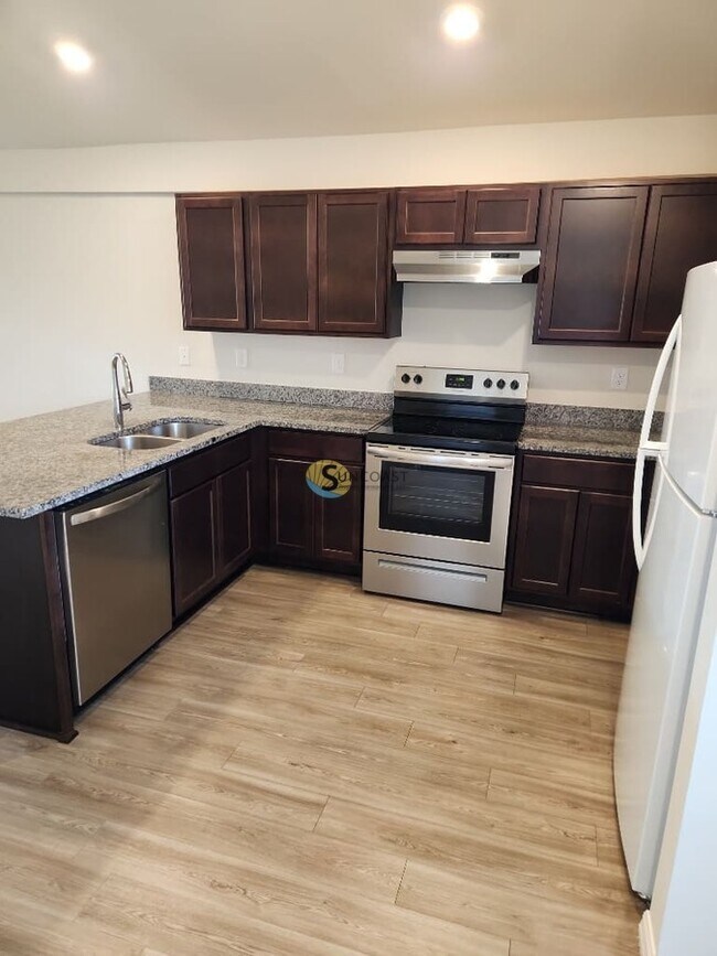 Building Photo - APPLY TODAY