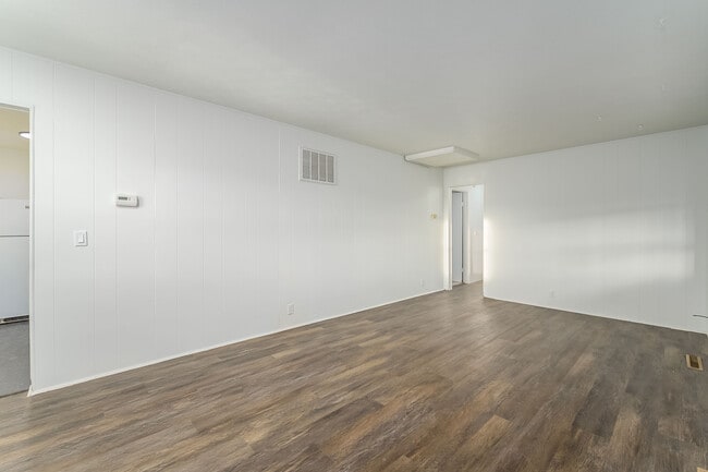 Foto del edificio - 1036 East 61st St N