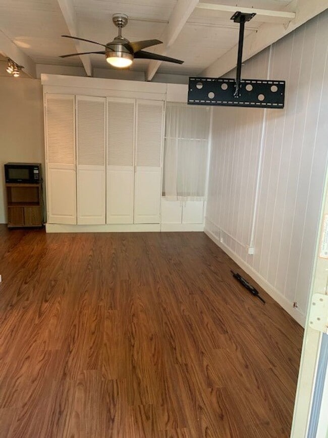 Photo - Waikiki Studio Unit - Electric, Water & Sewer included - Avail now! House