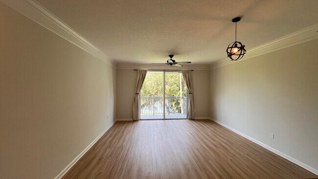Foto del edificio - 2048 Alta Meadows Ln