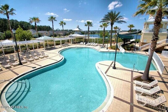 Foto del edificio - 6152 White Tip Rd