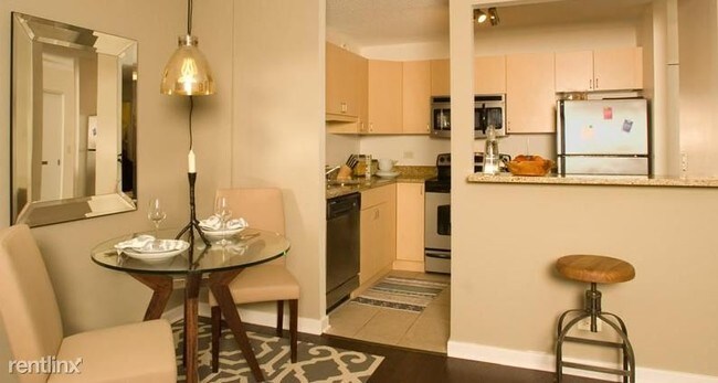 Foto del edificio - 1213 S Michigan Ave