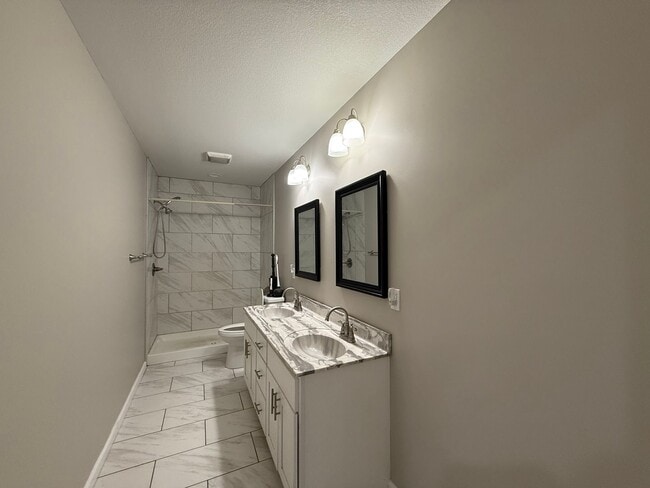 Foto del edificio - Brand New 4 bedroom, 3 bath home - finishe...