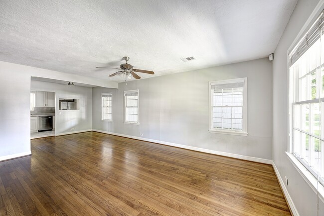 Foto del edificio - 4909 Cedar St