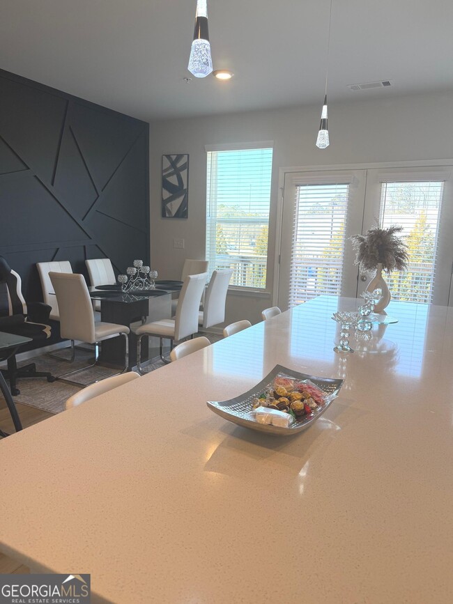 Building Photo - 205 Wallace St