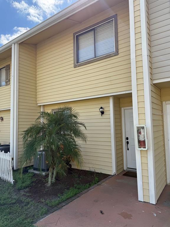 Building Photo - 22710 Watersedge Blvd