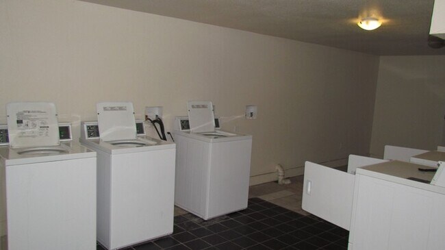 Foto del edificio - Available June 21!!