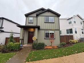 Building Photo - 18406 SW Buckhorn Dr
