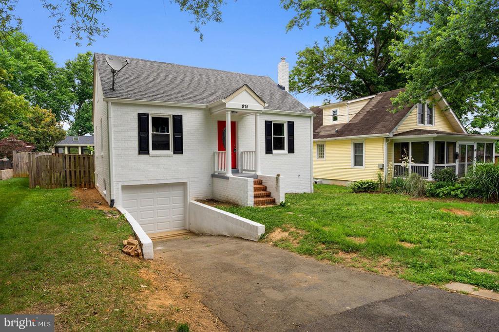 Primary Photo - 875 N Greenbrier St