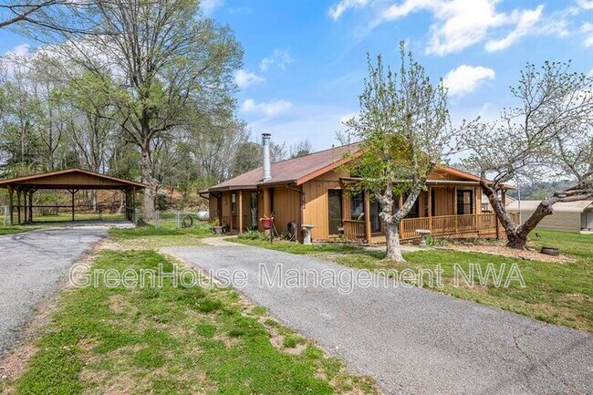Building Photo - 8392 S Lakeshore Dr