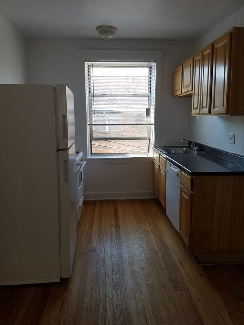 Foto del edificio - 2350 W Touhy Ave