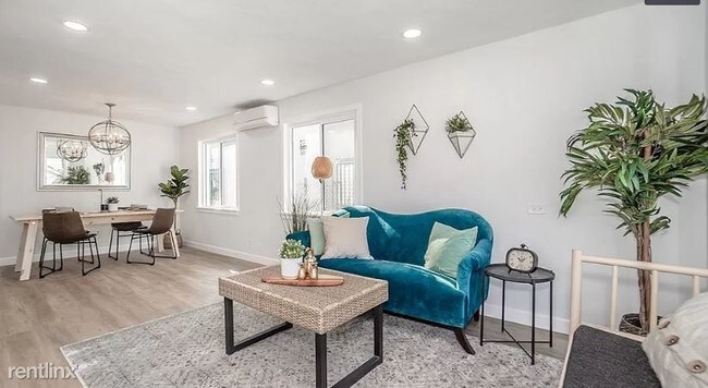 Foto del edificio - 2 br, 1 bath House - 902 W 134th St