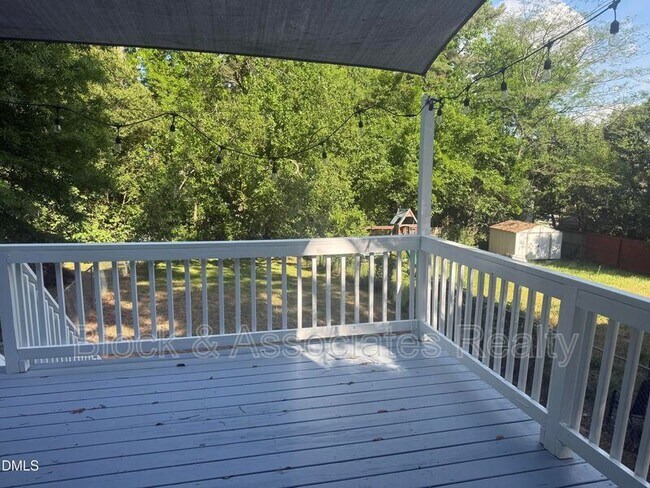 Foto del edificio - 333 Jones Franklin Rd