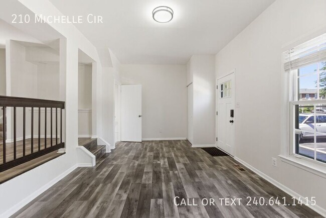 Foto del edificio - 210 Michelle Cir-