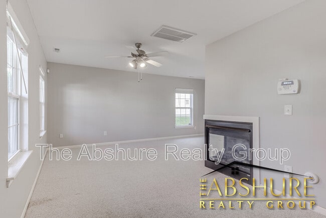 Foto del edificio - 5223 Malik Dr