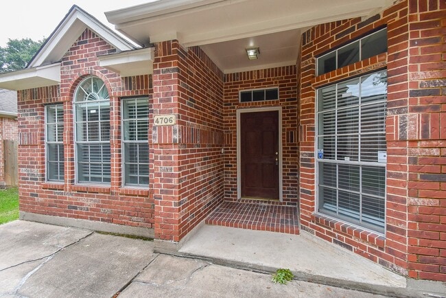 Foto del edificio - 4706 Torrington Ct