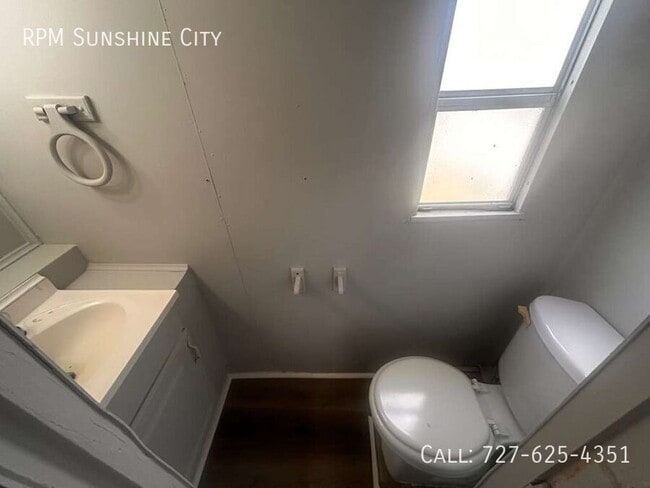 Building Photo - 710 S 50th St