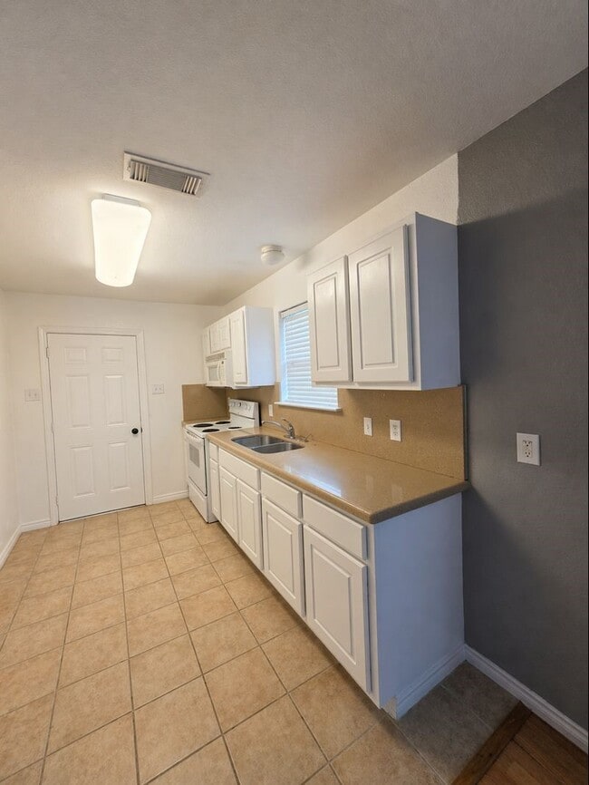 Foto del edificio - 3367 Angel Ln