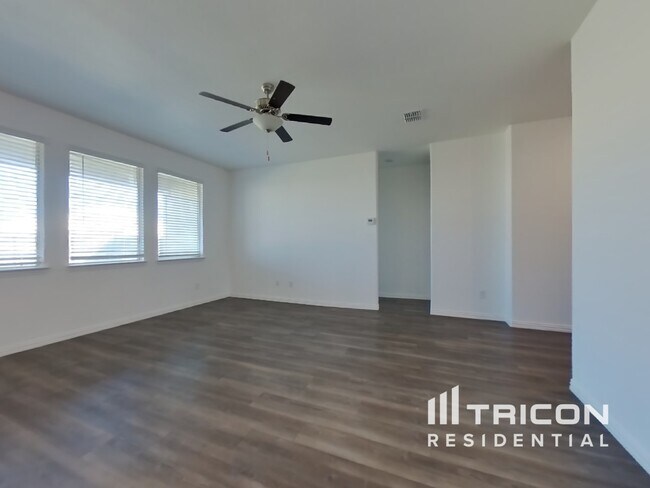 Foto del edificio - 932 Skytop Dr
