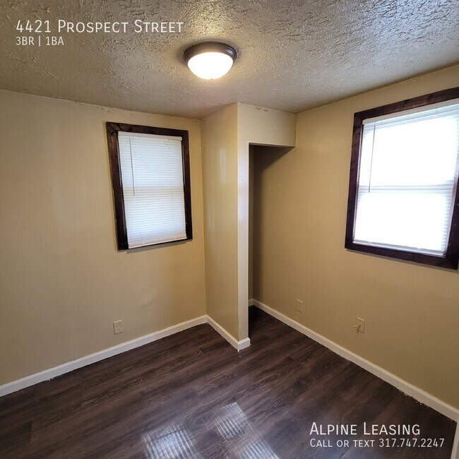 Foto del edificio - 4421 Prospect St