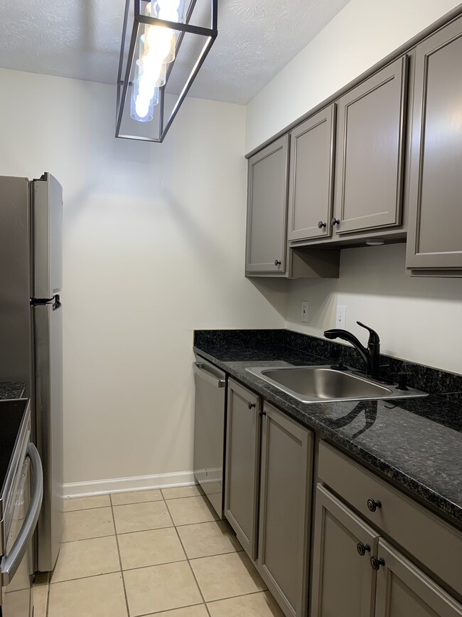 Building Photo - 3115 Seven Pines Ct