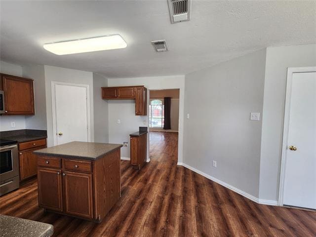 Building Photo - 1225 Lake Haven Dr