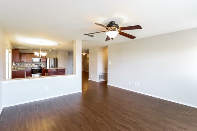 Building Photo - 1411 Dakota Trail
