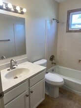 Building Photo - 115 Magnolia Way