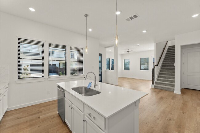 Foto del edificio - 3335 Verdant Ln