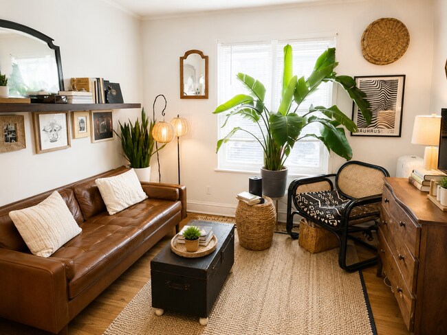 Foto del edificio - 656 W Oakdale Ave