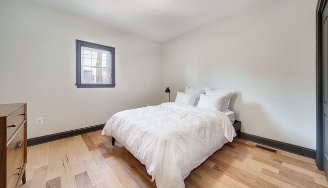 Building Photo - 410-412 Richardson PL NW