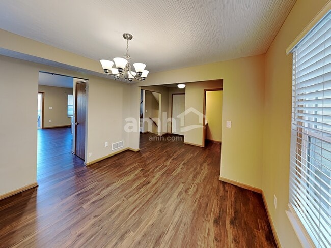 Foto del edificio - 8023 Crete Ln