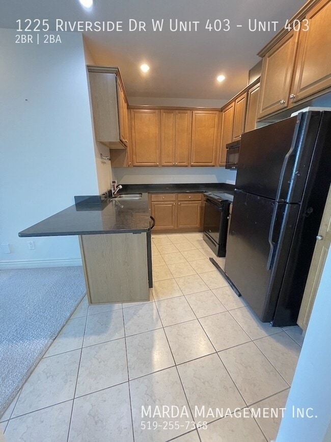 Building Photo - WATERFRONT CONDO 2 BED/2 BATH -RIVERSIDE DR + HYDRO & GAS!