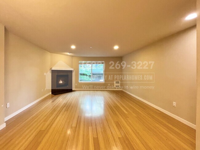 Building Photo - 705 N 94th St