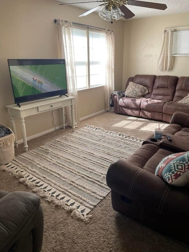 Building Photo - Easily accessible 3 bedroom/1 bath in Dublin