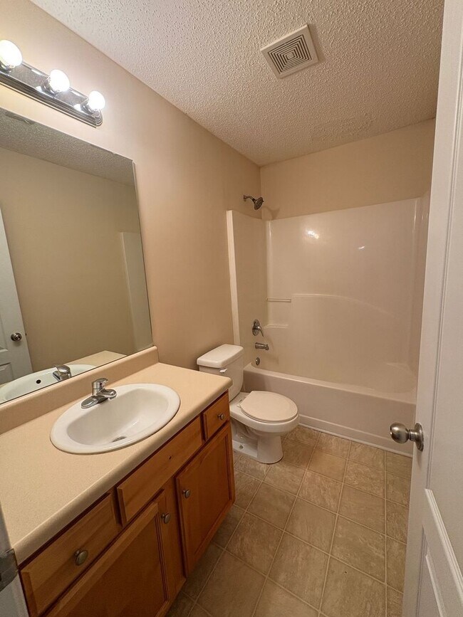 Foto del edificio - BRIDGEWATER HOME! PRE-LEASING FOR  JULY 2026! 1/2 Off Deposit!