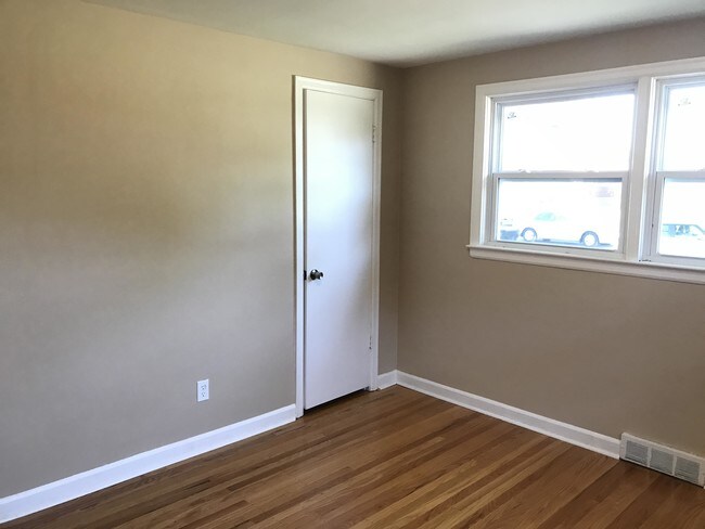 Foto del edificio - 1412 Garvey Dr