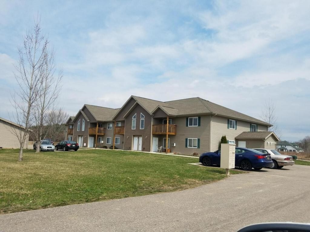 Primary Photo - 114 Marks Way New Lisbon, WI 53950