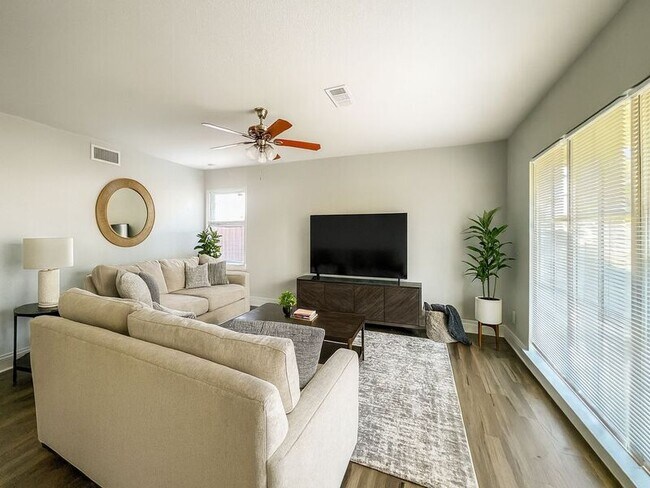 Foto del edificio - 7116 Brierfield Dr