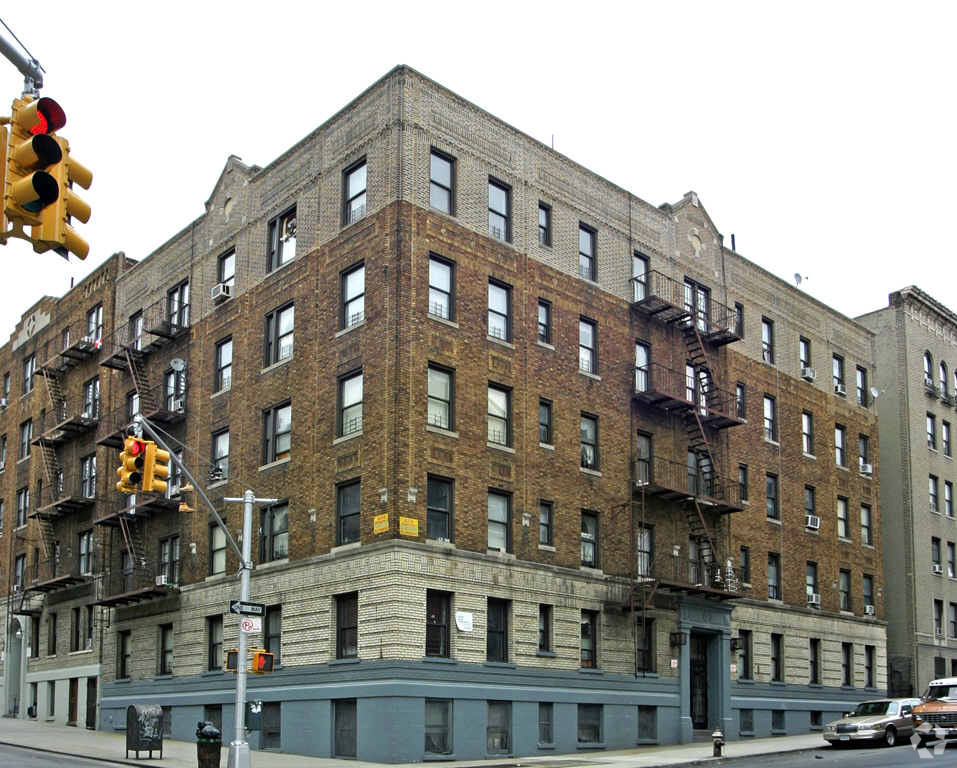 Foto del edificio - 321 Wadsworth Ave