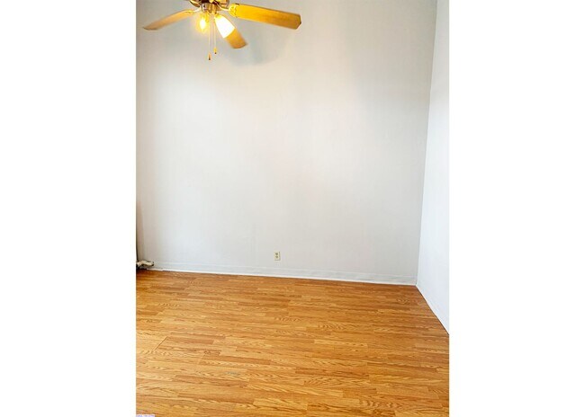 Foto del edificio - 3300 Jefferson Ave