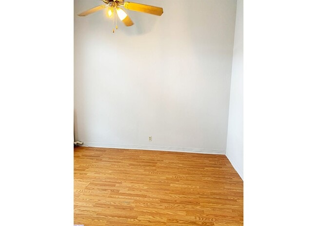 Building Photo - 3300 Jefferson Ave