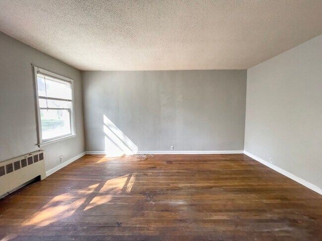 Foto del edificio - Cozy 1 bedroom, Close to Campus