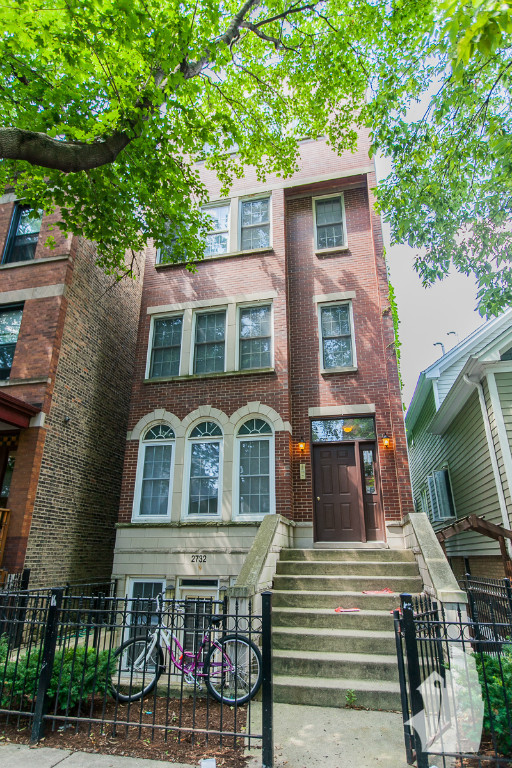 Primary Photo - 2732 N Wayne Ave