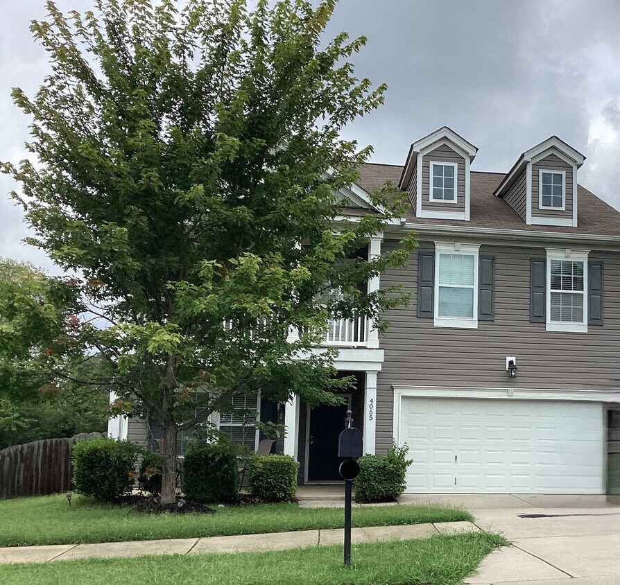 Foto principal - 4055 Clover Rd NW