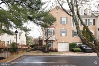 Building Photo - 8016 Merry Oaks Ln